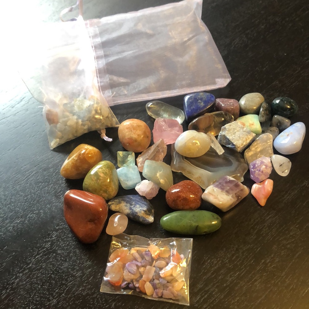 Mixed bundle of tumbled stones. - Picture 6 of 7